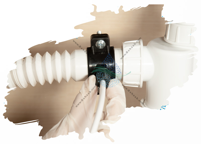 Drain Saddle Installation on a Reverse Osmosis Water Purifier محل نصب بست فاضلاب در دستگاه تصفیه آب