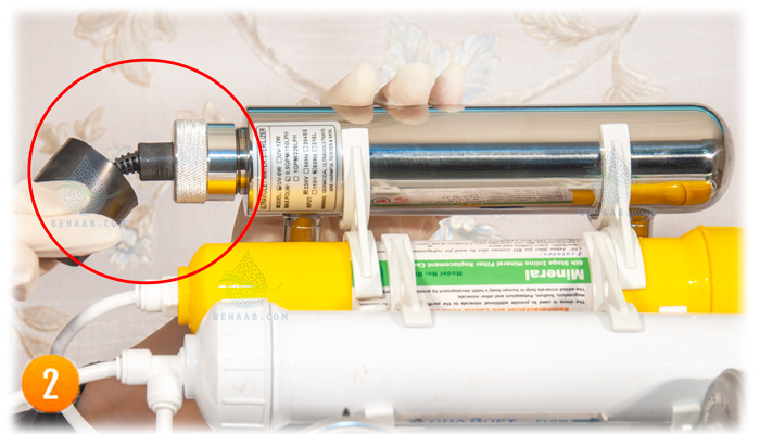 replace a UV lamp for an ultraviolet water purification system روش تعویض فیلتر uv تصفیه آب