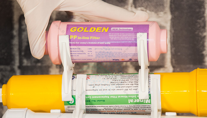 آموزش نحوه نصب فیلتر محافظ ممبران دستگاه تصفیه آب خانگی   How to Install Ro Membranes Filters Protector in Water Purifier