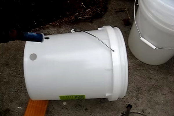 How to make a free-standing water filter  چگونه یک دستگاه تصفیه آب ساده بسازیم؟