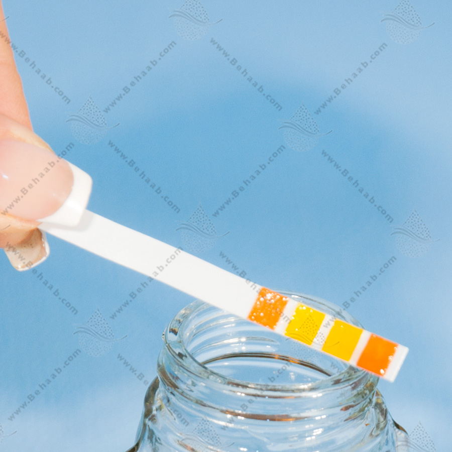 اندازه گیری ph آب با کاغذ پی اچ