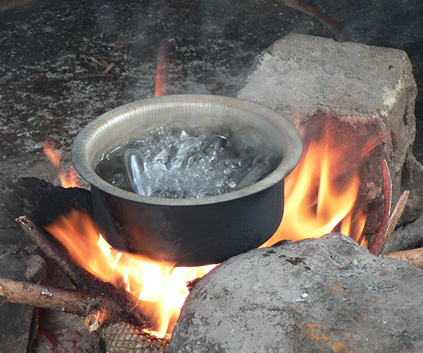 boiling water جوشاندن آب