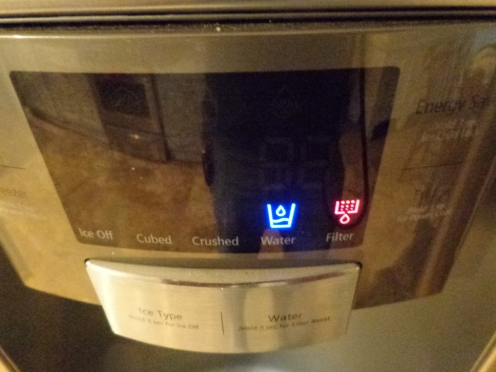 How to Change the Water Filter in a Samsung Twin-Door Refrigerator  نحوه تعویض فیلتر داخلی یخچال سامسونگ مدل درب دوقلو