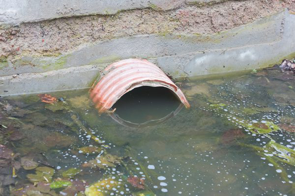 The Dangers of Stormwater Runoff خطرات سیلاب ناشی از طوفان
