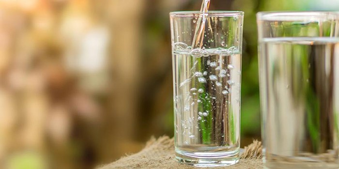 چگونه نوشیدن آب را لذت بخش‌ کنیم